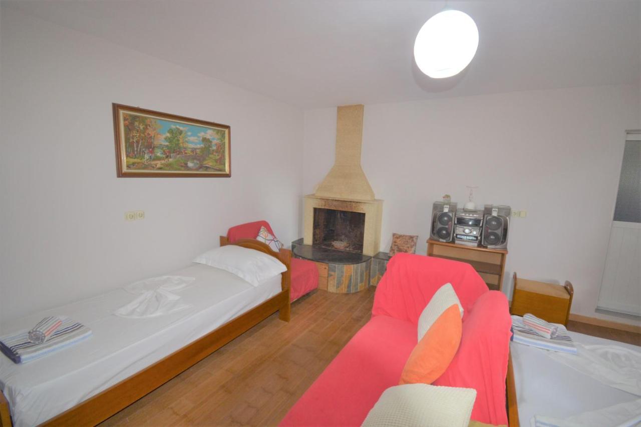 Villa Shqiponja Sarandë Exteriör bild